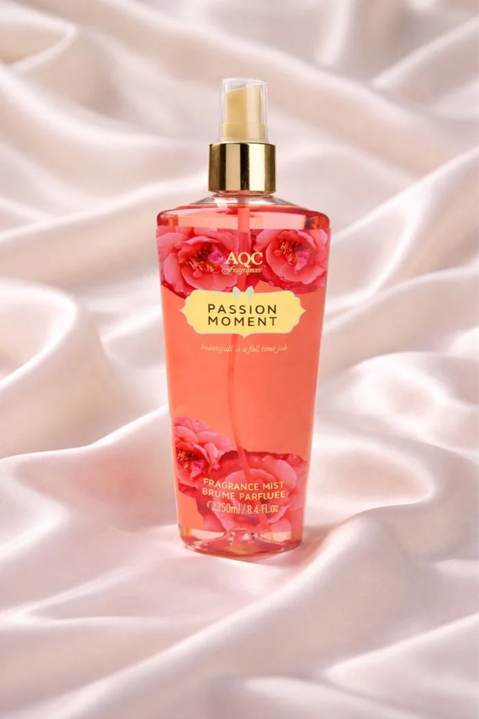 AQC FRAGRANCES Passion Moment Brume Corps 250ml Parfum Floral Fruité Hydratant Vaporisateur - Image 2
