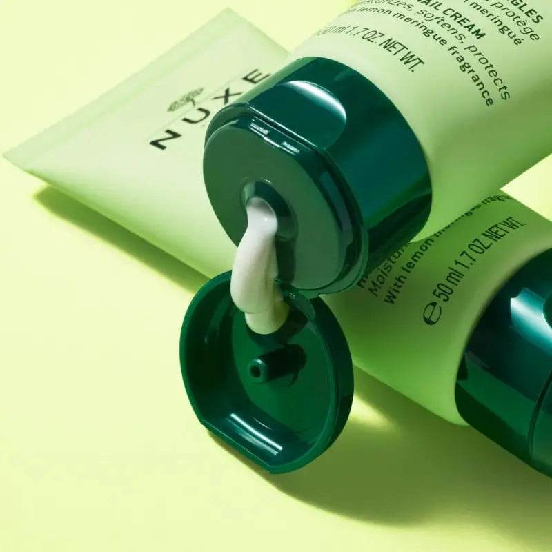 NUXE Sweet Lemon Crème Mains Et Ongles Bio 50ml - Crème Hydratante Bio Vegan Citron Meringué - Image 2
